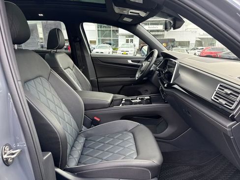Used 2025 Volkswagen Atlas Cross Sport SEL Premium R-Line AWD/4WD image 9