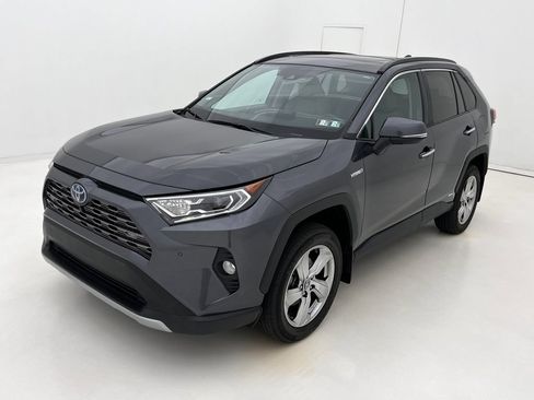 Used 2020 Toyota RAV4 Limited AWD/4WD image 4