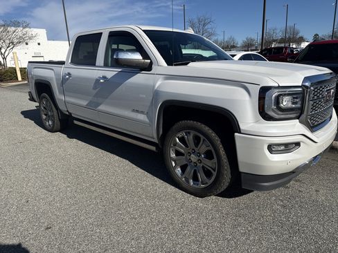 Used 2018 GMC Sierra 1500 Denali w/ Denali Ultimate Package image 2