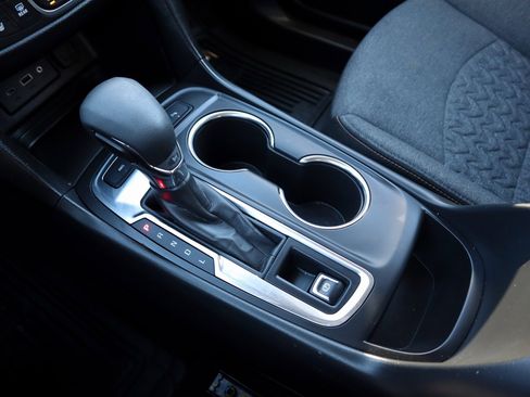 Used 2024 Chevrolet Equinox LT image 28