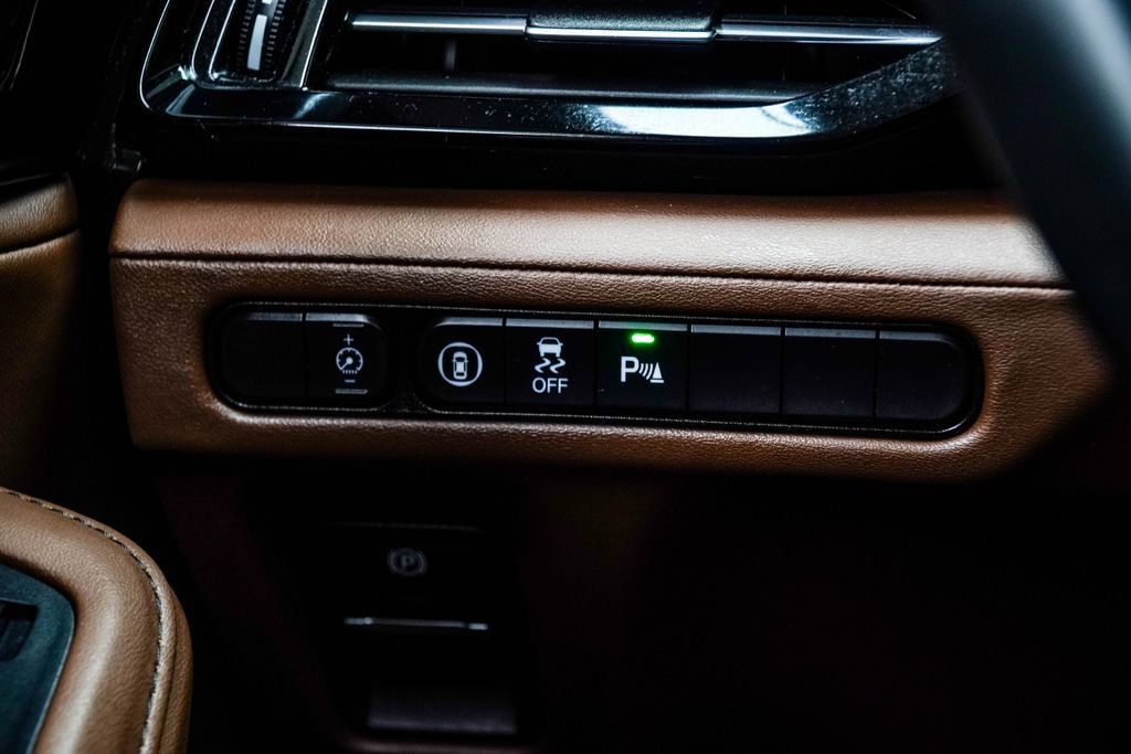 Used 2024 Acura MDX w/ Technology Package FWD image 35