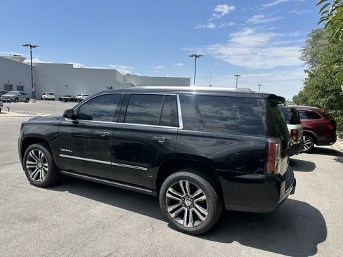 Used 2019 GMC Yukon Denali w/ Denali Ultimate Package AWD/4WD image 4