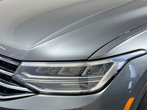 Used 2022 Volkswagen Tiguan SE image 11