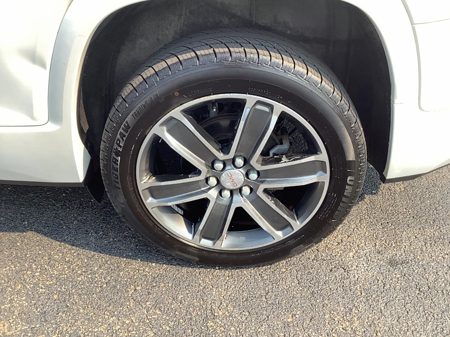 Used 2018 GMC Acadia Denali w/ Technology Package AWD/4WD image 7