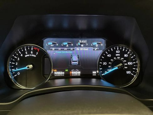 Used 2020 Ford Expedition XLT w/ Equipment Group 202A AWD/4WD image 16