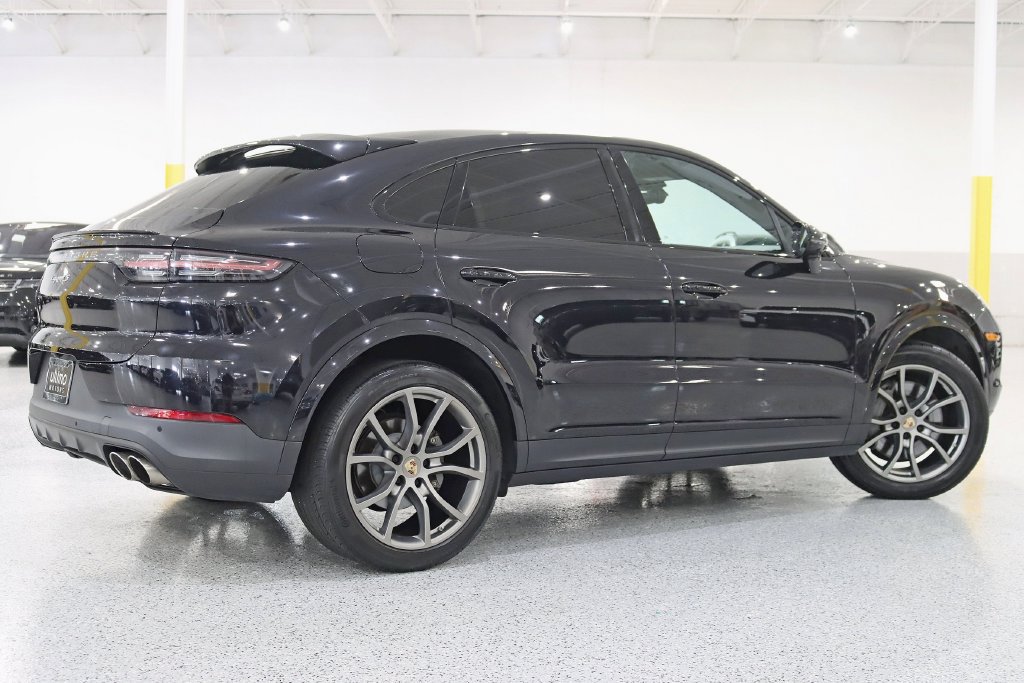 Used 2022 Porsche Cayenne S AWD/4WD image 9