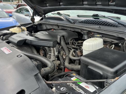 Used 2004 Chevrolet Tahoe LT w/ LT Preferred Equipment Group image 32