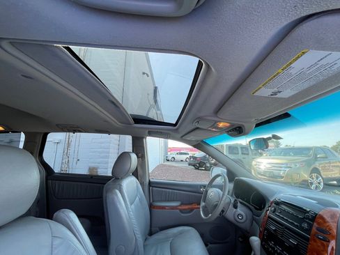 Used 2007 Toyota Sienna XLE FWD image 28