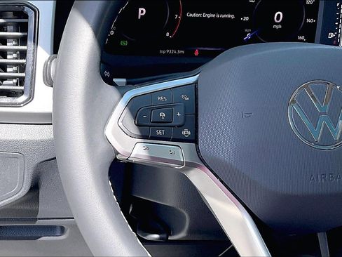 Used 2023 Volkswagen Atlas SE w/ Panoramic Sunroof Package image 18
