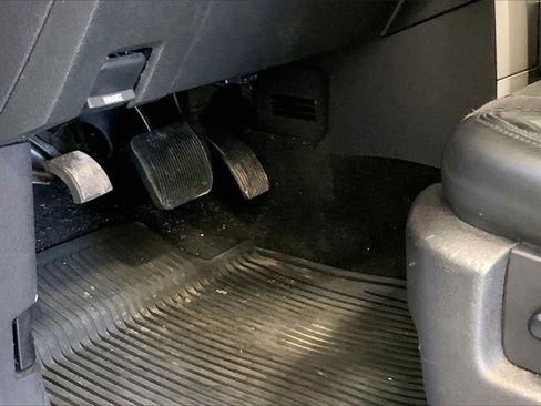 Used 2014 Ford F150 Raptor w/ Equipment Group 801A Luxury image 22