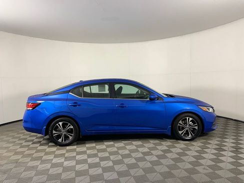 Used 2022 Nissan Sentra SV image 2