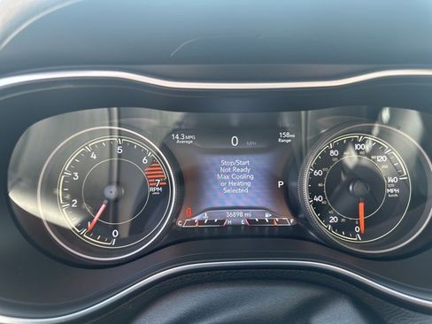 Used 2023 Jeep Cherokee Altitude Lux image 16