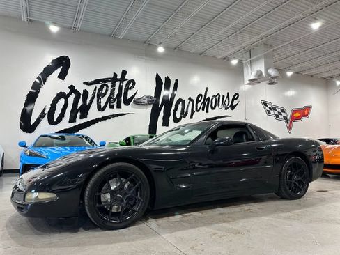 Used 2002 Chevrolet Corvette Coupe w/ Preferred Equipment Group2 RWD image 1