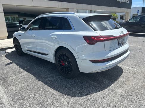 Used 2019 Audi e-tron Prestige w/ Prestige Package AWD/4WD image 14