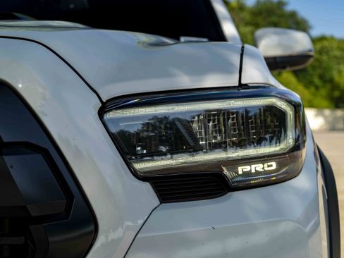 Used 2021 Toyota Tacoma TRD Pro AWD/4WD image 11
