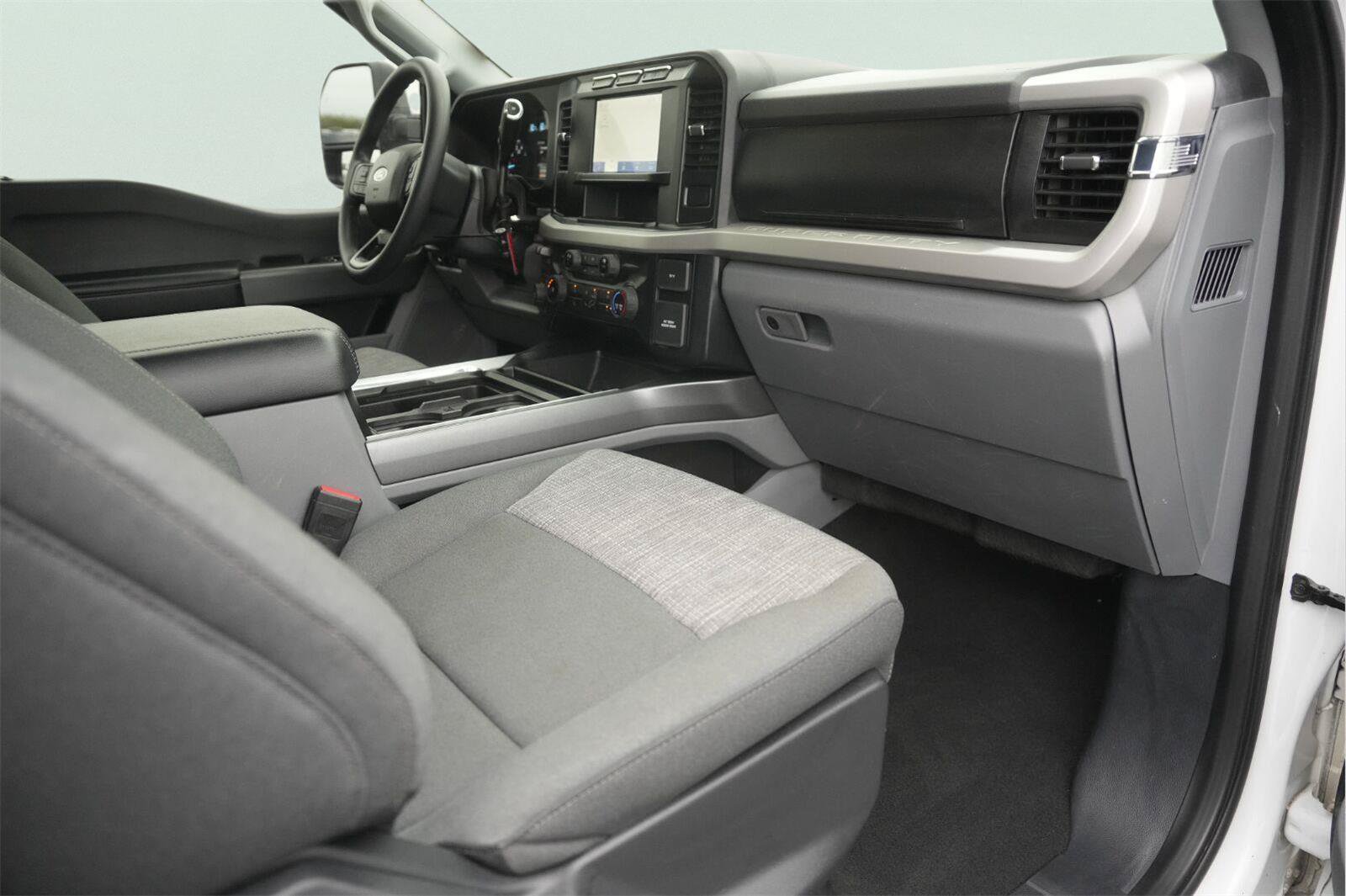 Used 2023 Ford F350 XLT w/ 360-Degree Camera Package AWD/4WD image 17