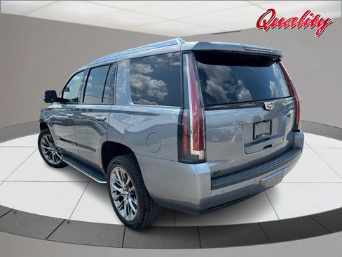 Used 2020 Cadillac Escalade Premium Luxury w/ Escalade Sport Edition AWD/4WD image 5