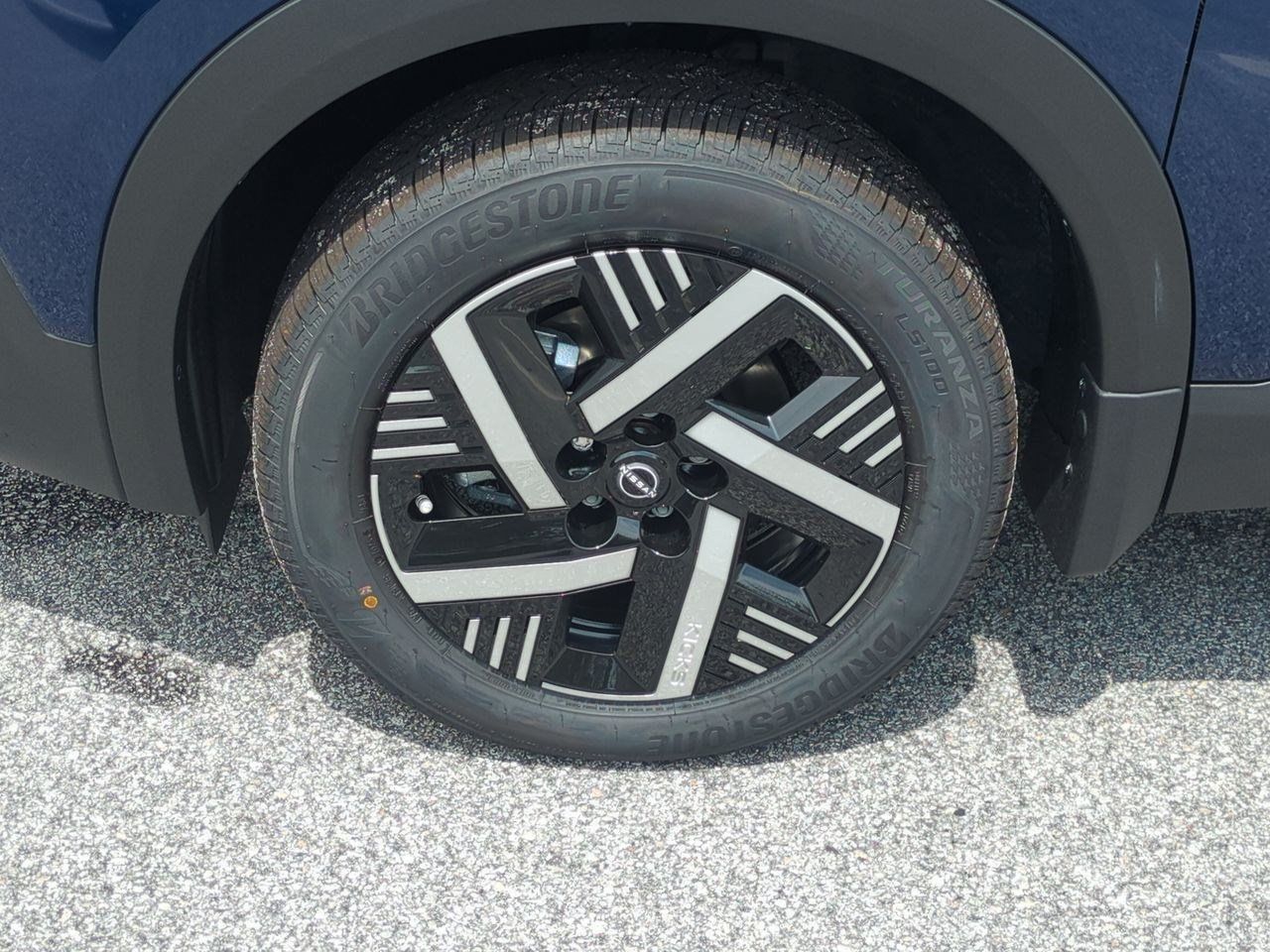 New 2026 Nissan Kicks SV w/ SV Premium Package FWD image 11