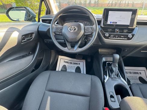 Used 2025 Toyota Corolla LE FWD image 16