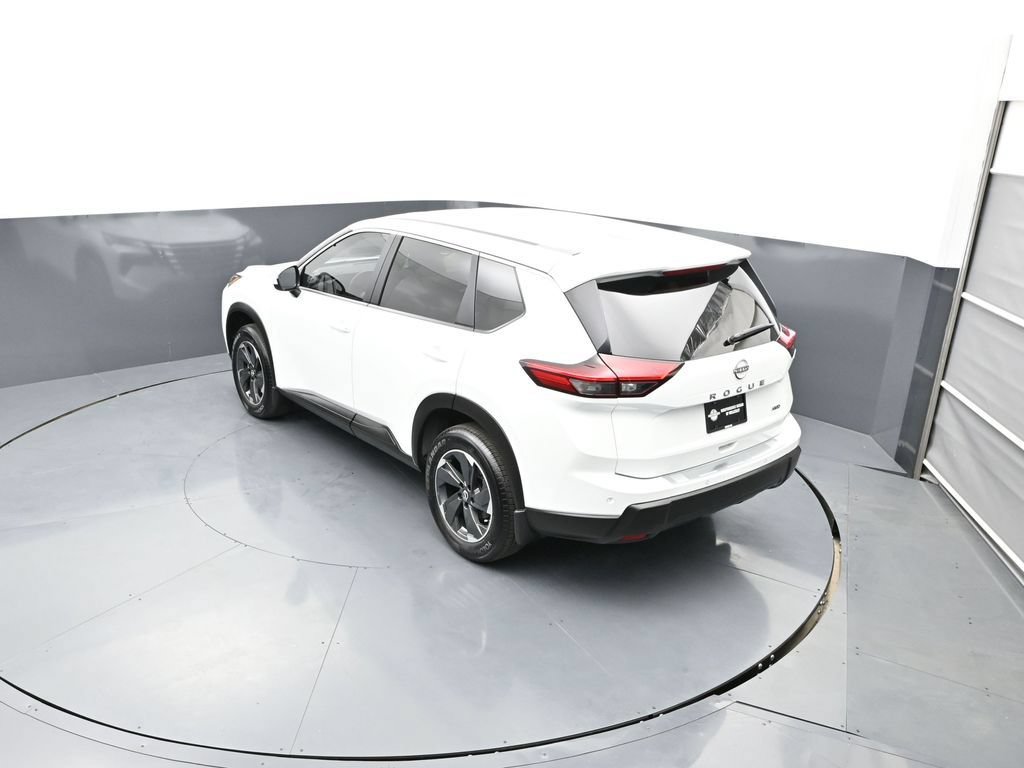Certified 2026 Nissan Rogue SV AWD/4WD image 37
