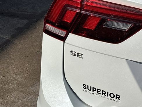 Used 2023 Volkswagen Tiguan SE R-Line image 5