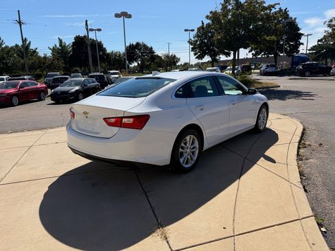 Used 2016 Chevrolet Malibu LT w/ Leather Package image 5