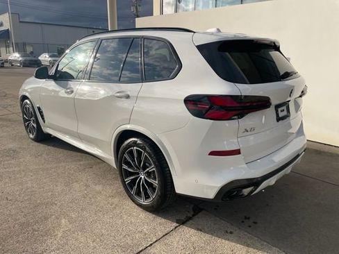 New 2026 BMW X5 xDrive40i w/ Executive Package image 3