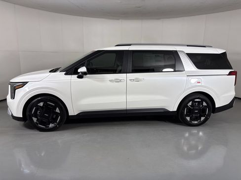 New 2026 Kia Carnival EX FWD image 5