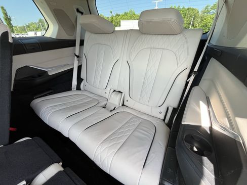 Used 2020 BMW X7 xDrive40i w/ Premium Package AWD/4WD image 30