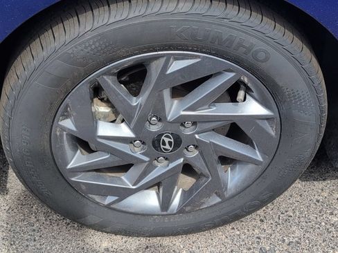 Used 2024 Hyundai Elantra SEL FWD image 17