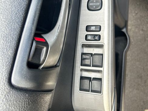 Used 2014 Toyota Camry SE FWD image 6
