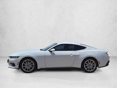 Used 2024 Ford Mustang Coupe RWD image 10