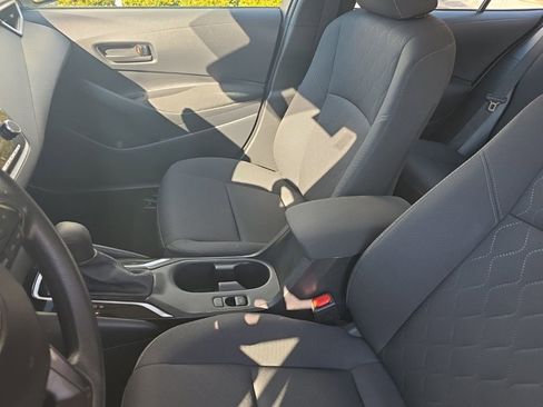 Used 2025 Toyota Corolla LE image 19