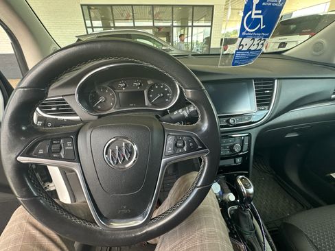 Used 2020 Buick Encore Preferred FWD image 7
