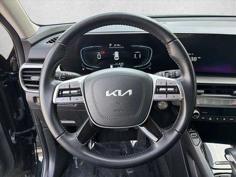 Used 2025 Kia Telluride S AWD/4WD image 14