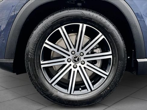 Used 2025 Mercedes-Benz GLE 450e 4MATIC image 11