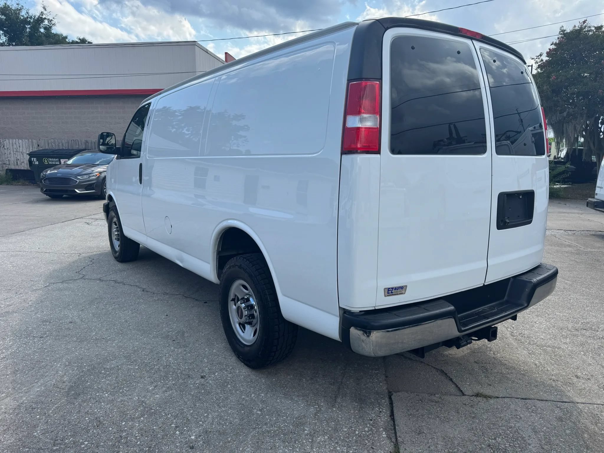 Used 2021 GMC Savana 2500 w/ Driver Convenience Package RWD image 8