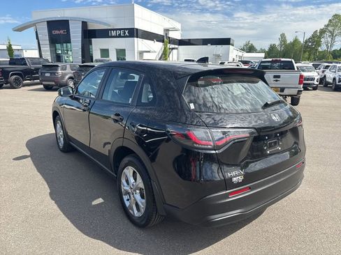 Used 2023 Honda HR-V LX image 3