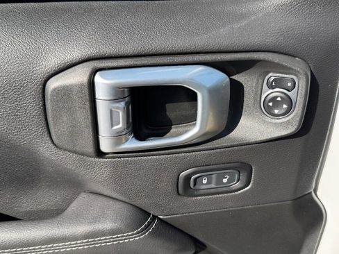 Used 2021 Jeep Wrangler Unlimited Sahara w/ Cold Weather Group image 30