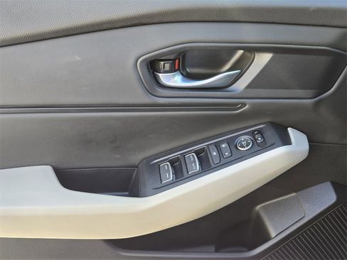 Used 2025 Honda Accord SE image 26