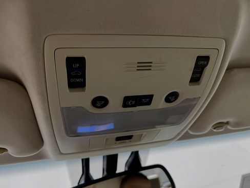 Used 2013 Lexus ES 300h image 21