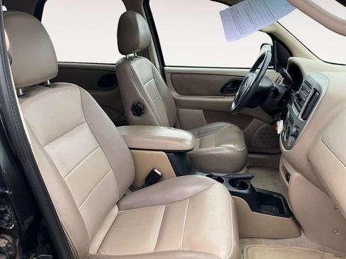 Used 2003 Ford Escape Limited image 16