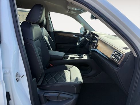 New 2026 Volkswagen Atlas SE FWD image 19