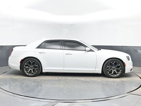 Used 2016 Chrysler 300 S image 11