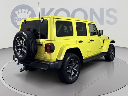 Used 2024 Jeep Wrangler Unlimited w/ Convenience Group AWD/4WD image 7