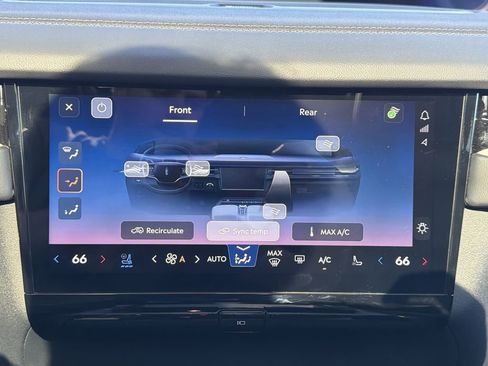 Certified 2025 Lincoln Navigator Reserve AWD/4WD image 17