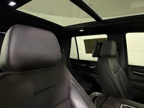 Used 2021 GMC Yukon Denali w/ Denali Ultimate Package AWD/4WD image 23