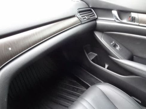 Used 2019 Honda Accord Touring image 44