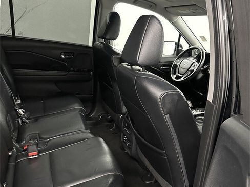 Used 2016 Honda Pilot Touring image 42