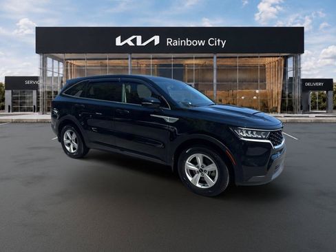 Used 2023 Kia Sorento LX FWD image 3